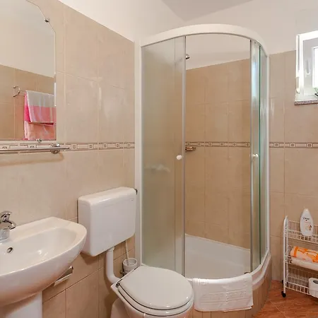 13118a Apartment *